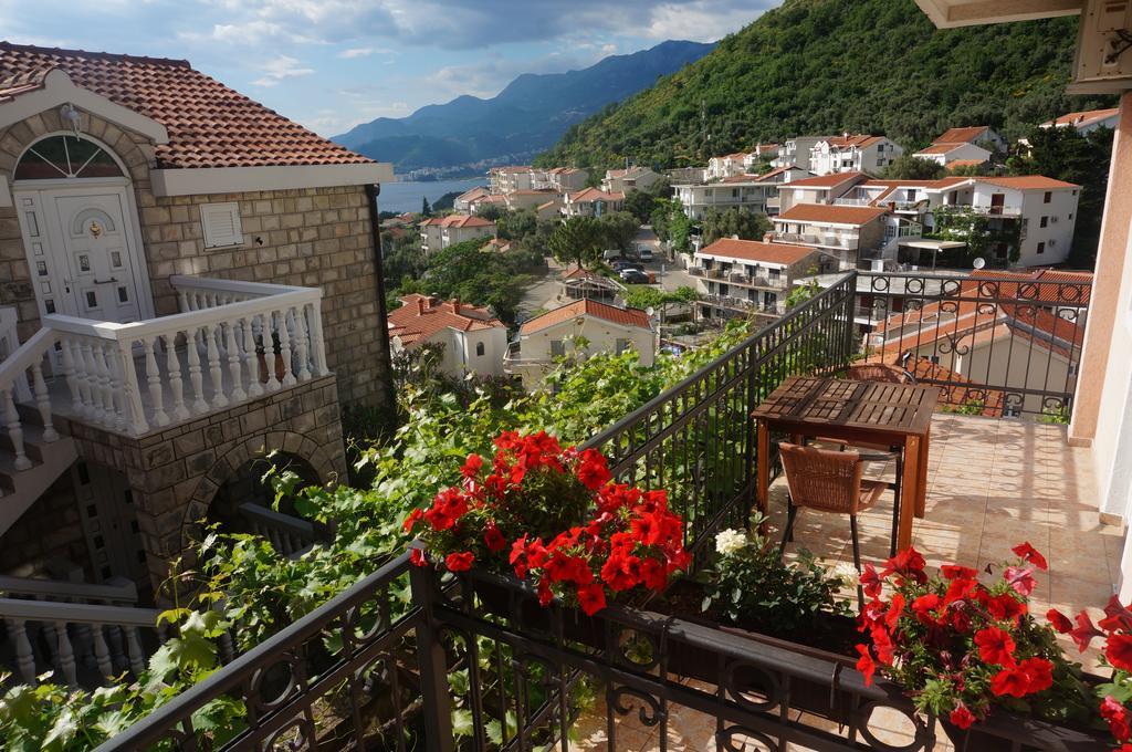 Apartments Muhar Sveti Stefan Exterior photo